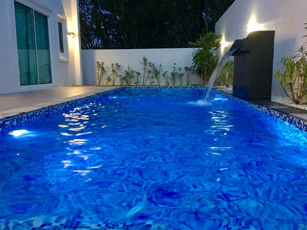 villa khaolak rent pool